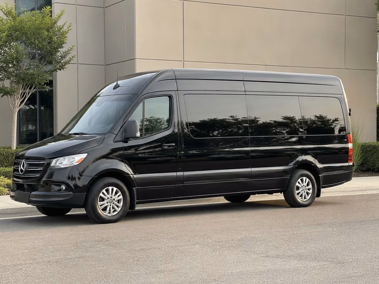 rialto airport transfer shuttle bus services